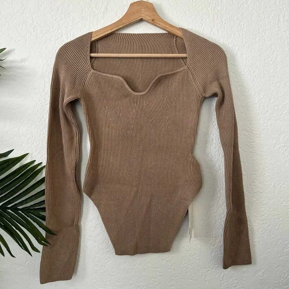 Commense Sweetheart Neckline Long Sleeve Knit Top Size M NWT - Picture 2 of 8